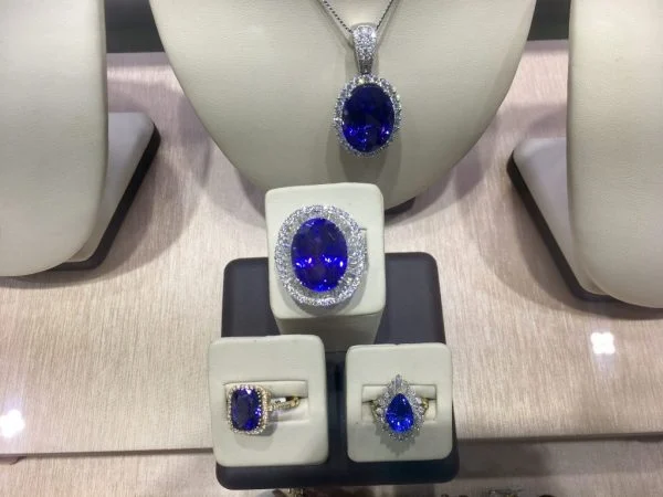 tanzanite-st-thomas-os95mi6oj0q8xffjspvqrwi1xlwaehiglpxbg4djf8.webp